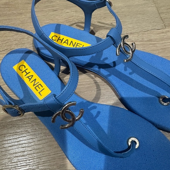 Chanel Interlocking CC Logo Blue Leather Sandals Size 41 - Picture 4 of 4